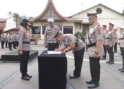Serah Terima Jabatan di Polresta Bukittinggi, Satu Kabag, Empat Kasat dan Tiga Kapolsek Berganti