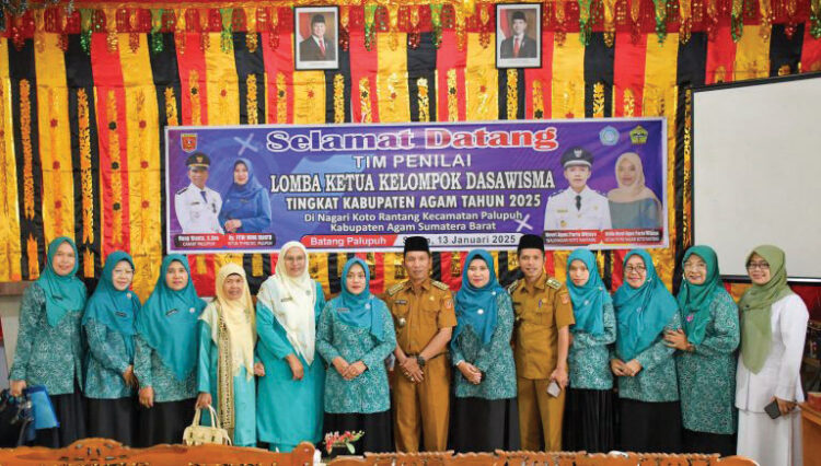 Tim Penilai Lomba Ketua Kelompok Dasawisma Kunjungi Palupuah dan Matur 1 TIM PENILAI—
Tim penilai TP PKK Agam mengunjungi Kelompok Dasawisma Raflesia IV Jorong Batang Palupuah, Nagari Koto Rantang, Kecamatan Palupuah dan Dasawisma Dahlia Jr. Panta, Nagari Panta Pauah, Kecamatan Matur, Senin (13/1).
