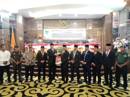 DPRD Pessel Tetapkan Hendrajoni-Risnaldi sebagai Bupati dan Wakil Bupati Terpilih, Hasil Disampaikan ke Mendagri Melalui Gubernur 1 Untitled 3 e1736759135437