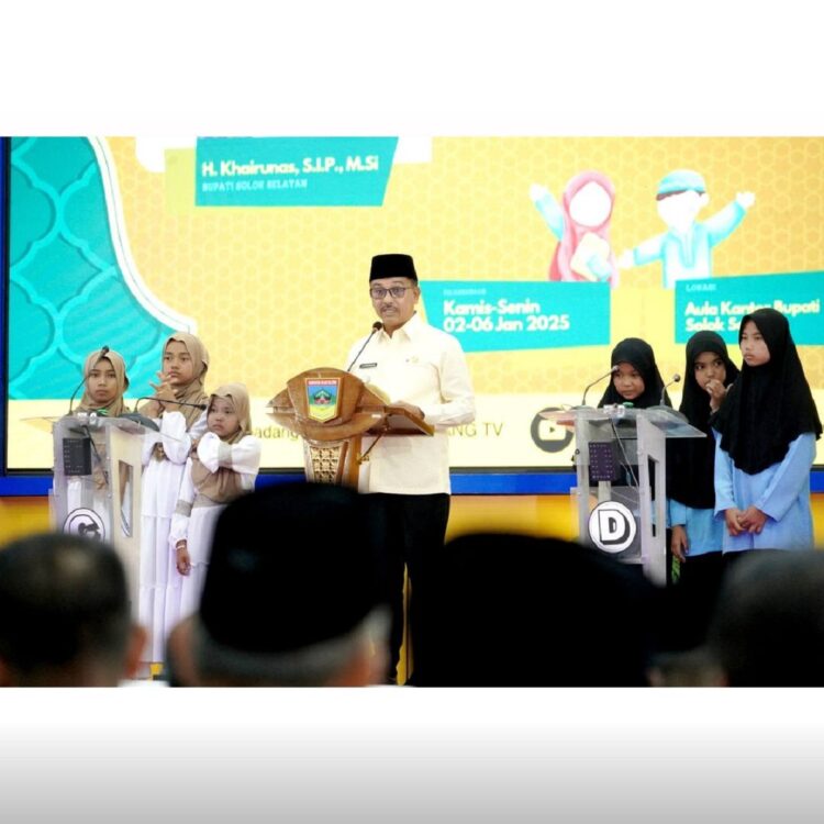 Jadi Peserta Terbanyak, Lomba Cerdas Quran Solsel 2025 Pecah Rekor 1 SAMBUTAN—Bupati Solok Selatan Khairunas berikan sambutan pada pembukaan Lomba Cerdas Quran Solsel 2025.