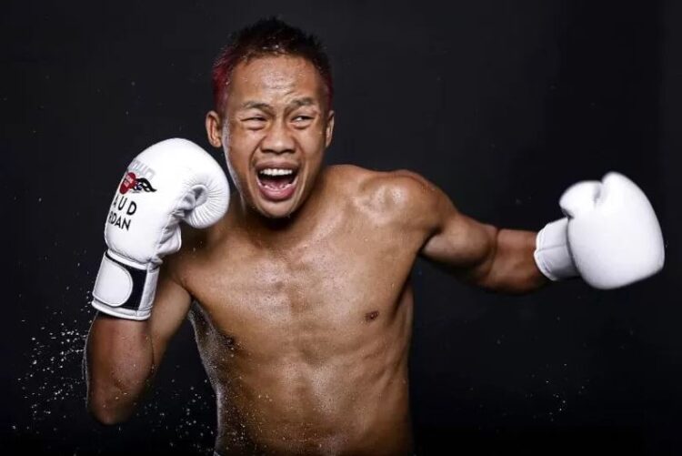 Daud Yordan Siap Hadapi Ujian Berat Lawan George Kambosos Jr di Sydney 1 LATIHAN PERSIAPAN— Daud Yordan intensifkan latihan di kampung halamannya di Kayong Utara. Ia akan menghadapi George Kambosos Jr di Sydney.