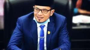 DPRD Ingatkan Pemkab Solok, Pacu Pembangunan Jalan Usaha Tani dan Jalur Irigasi Sawah 1 Ketua DPR Kabupaten Solok, Ivoni Munir