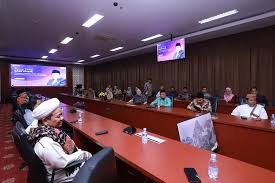 Dukung Sosialisasi Wajib Sertifikasi Halal, Ulama Ingatkan Tidak Sebatas Makanan dan Minuman 1 Pertemuan sejumlah ulama dan perwakilan organisasi masyarakat (ormas) dengan Badan Penyelenggara Jaminan Produk Halal (BPJPH) di Jakarta. .