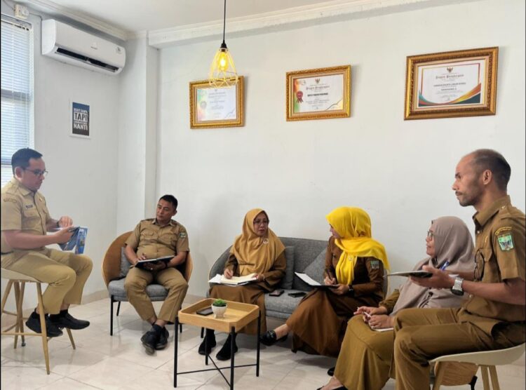 Menarik Untuk Dikunjungi, Air Terjun Lubuak Nyarai Lubuak Alung Mempesona 1 BAHAS SEKTOR WISATA— Kadis Pariwisata Padangpariaman, Muhammad Fadhly saat bahas objek wisata dalam daerah.