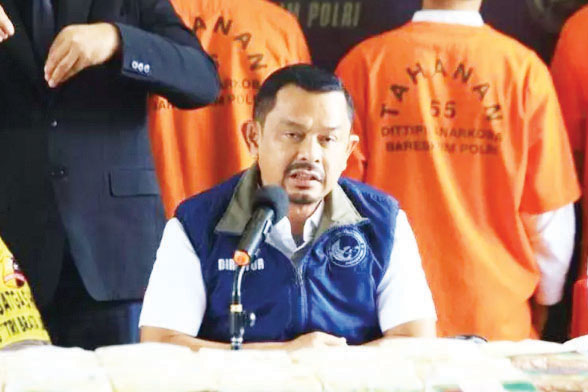 Selundupkan Sabu ke Indonesia, Bareskrim Tangkap Empat WNA asal Malaysia 1 SABU 15 KG— Barang bukti sabu dengan berat mencapai 15 Kilogram yang disita Bareskrim Polri dari penangkapan empat WNA asal Malaysia.