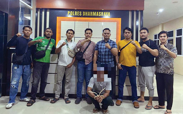 CABUL— Pelaku NA yang mencabuli gadis di bawah umur ditangkap Tim Satreskrim Polres Dharmasraya.
