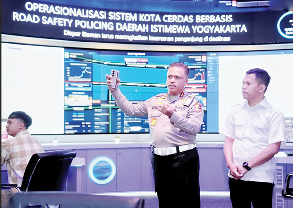 Jelang Operasi Ketupat 2025, Korlantas Polri Evaluasi Empat Klaster, Mulai Jalan Tol sampai Jalur Non Tol 1 MENJELASKAN— Kakorlantas Polri Irjen Agus Suryonugroho menjelaskan pelaksanaan Operasi Keselamatan dan persiapan Operasi Ketupat 2025.