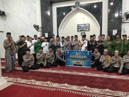 Kapolres Pesisir Selatan Ajak Masyarakat Jaga Kamtibmas Melalui Sholat Subuh Berjamaah 1 1 29 e1739870851360