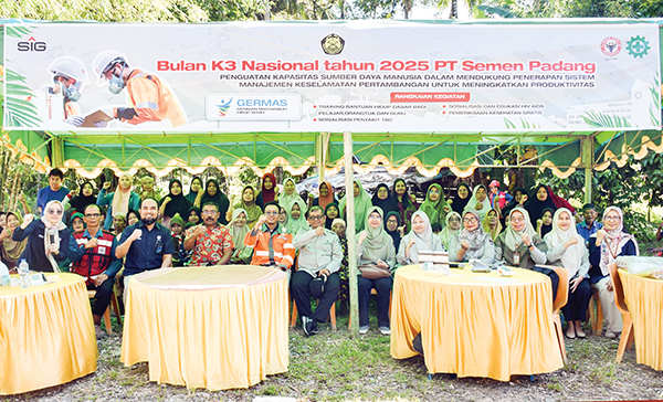 Puluhan Warga Ikut Sosialisasi TBC dan HIV/AIDS, PT Semen Padang Dorong Gaya Hidup Sehat 1 SOSIALISASI TBC, HIV/AIDS— PT Semen Padang menggelar sosialisasi dan eduksi tentang TBC dan HIV/AIDS di RT 5, RW 6, Ngalau Baribuik, Kelurahan Batu Gadang, Kecamatan Lubukkilangan, Kamis (6/2).