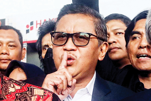 Hakim Tolak Praperadilan Hasto Kristiyanto 1 USAI DIPERIKSA— Tersangka kasus dugaan suap pergantian antarwaktu (PAW) dan Perintangan penyidikan Hasto Kristiyanto usai menjalani pemeriksaan di Gedung KPK Merah Putih, Jakarta, Kamis (13/1).