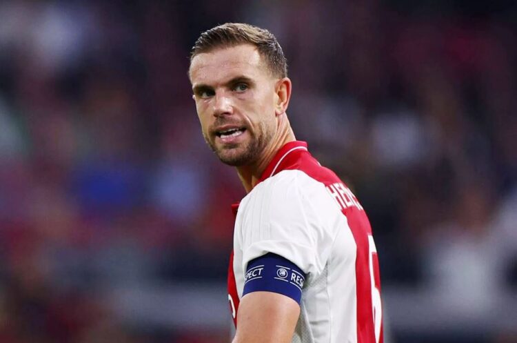 RESMI DICOPOT— Jordan Henderson resmi dicopot dari jabatan kapten Ajax setelah permintaannya untuk pindah ke AS Monaco menimbulkan ketegangan di dalam klub.
