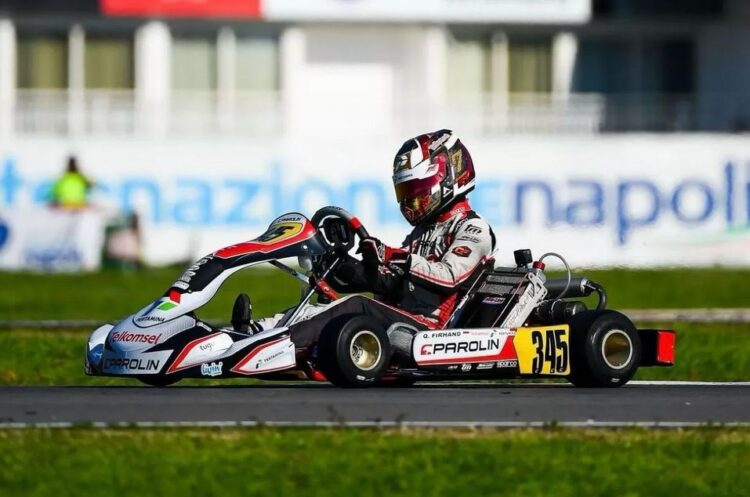 Salut, Qarrar Firhand Raih Poin Pertama 2025 di Sarno Napoli 1 PEMBALAP— Pembalap Indonesia Qarrar Firhand berlaga di putaran kedua WSK Super Master Series 2025 di Sirkuit Internazionale Napoli, Sarno, Italia, Minggu (9/2).