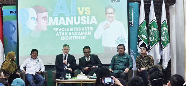 DISKUSI— Ketua DPP PKB Bidang Perdagangan dan Industri, Lukmanul Hakim dalam diskusi di kantor DPP PKB, Jakarta, Kamis (27/2).