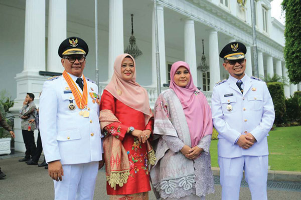 Dilantik Presiden Prabowo Subianto, Ramlan Nurmatias-Ibnu Asis Resmi Jabat Wako dan Wawako Bukittinggi 2025-2030 1 H. MUHAMMAD Ramlan Nurmatias, SH dan Ibnu Asis, STP, resmi mengemban amanah sebagai Walikota
dan Wakil Wali Kota Bukittinggi untuk periode 2025-2030.