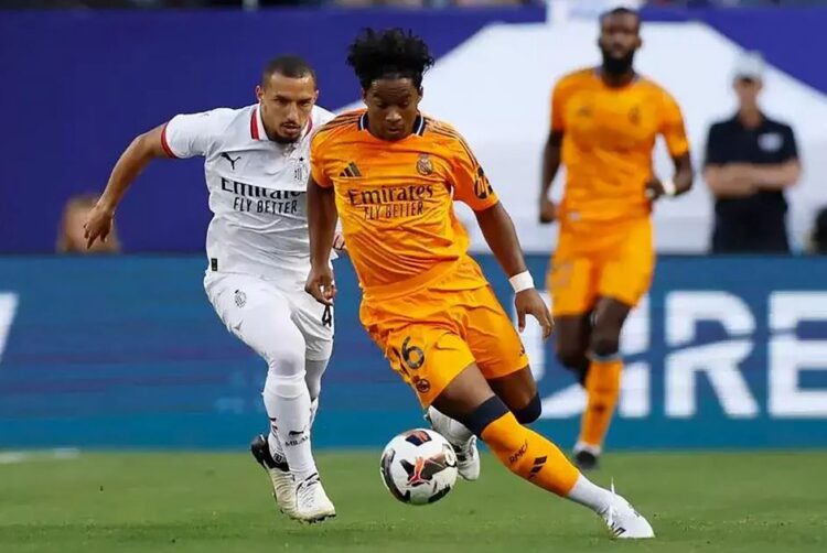 Leg Pertama Semifinal Copa del Rey, Real Madrid Kalahkan Real Sociedad 1-0 1 KEMENANGAN TIPIS— Real Madrid berhasil mengamankan kemenangan tipis 1-0 atas Real Sociedad dalam laga leg pertama semifinal Copa del Rey yang berlangsung di Reale Arena, San Sebastian (27/2).