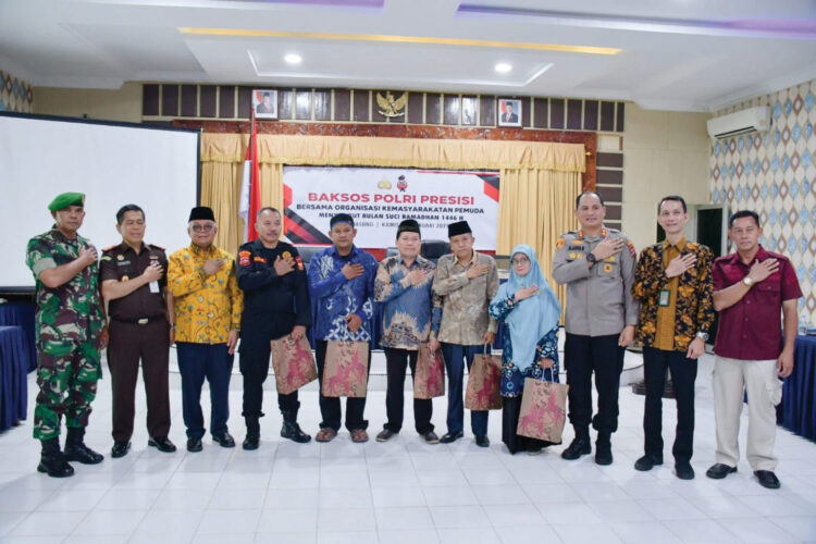 BAKSOS POLRI PRESISI— Dalam rangka menyambut bulan suci Ramadhan, Polresta Bukittinggi menyelenggarakan kegiatan bakti sosial Polri Presisi yang penuh makna dan kepedulian terhadap masyarakat.
