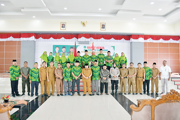 Bupati Agam Buka Rapat Kerja Syarikat Islam, Dorong Sinergi untuk Pembangunan Daerah 1 RAKER— Bupati Agam, Dr. H. Andri Warman, MM, menghadiri sekaligus membuka secara resmi Rapat Kerja (Raker) Syarikat Islam (SI) Agam periode 2024-2026 yang digelar di Balairung Rumah Dinas Bupati Agam, Selasa (4/2).
