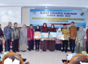 Bupati Agam Serahkan Hadiah untuk 208 Siswa dan Mahasiswa Berprestasi