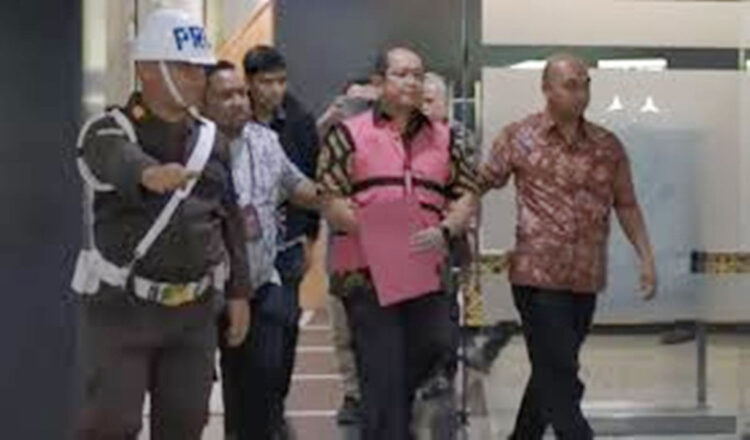 Terseret Kasus Korupsi Asuransi Jiwasraya, Dirjen Anggaran Kemenkeu Ditetapkan sebagai Tersangka 1 TERSANGKA KORUPSI— Kejaksaan Agung (Kejagung) menetapkan Dirjen Anggaran Kementerian Keuangan, Isa Rachmatarwata, sebagai tersangka dalam kasus korupsi asuransi Jiwasraya dan menahannya.