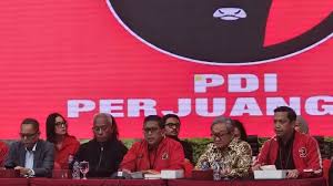 Hasto Minta KPK Tak Politisasi Dirinya dengan Kasus Hukum 1 BERIKAN PENYATAAN— Sekretaris Jenderal (Sekjen) DPP PDI Perjuangan Hasto Kristiyanto memberikan pernyataan di kantor DPP PDIP, Jalan Diponegoro, Jakarta Pusat, Selasa (18/2).