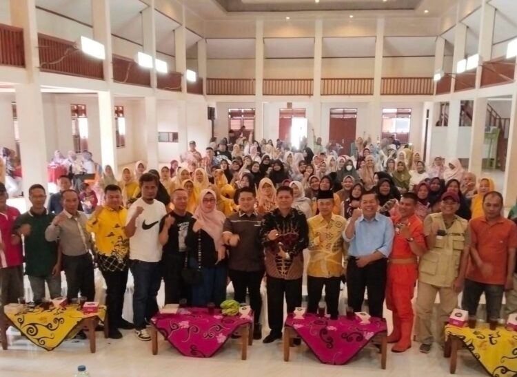 Tingkatkan Kesejahteraan dan Pembangunan Kota Padang, Iqra Chissa: Sinergi Kewenangan Pemerintah Provinsi dan Kota Sangat Penting 1 TOKOH Masyarakat--Berbagai tokoh masyarakat hadir pada saat reses wakil ketua DPRD Provinsi Sumatera Barat, Muhammad Iqra Chissa Putra di Gedung Serbaguna Belimbing, Kecamatan Kuranji.