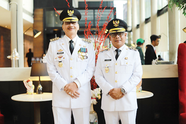 Setelah resmi dilantik Presiden Prabowo di Istana Kepresidenan, Jakarta, Bupati Hendrajoni dan Wabup Risnaldi, siap mengemban amanah sebagai pemimpin Pesisir Selatan untuk lima tahun ke depan.