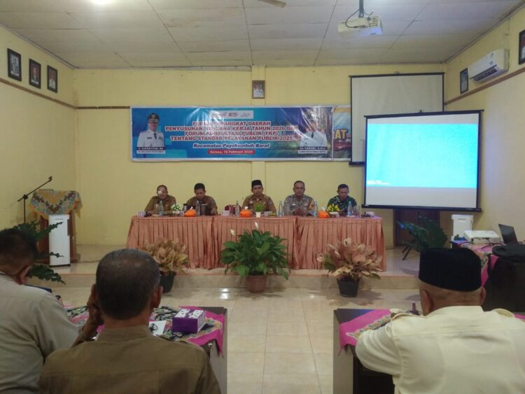 Kelurahan dan Kecamatan Ujung Tombak Pelayanan Publik 1 PENYUSUNAN RENCANA KERJA— Camat Kecamatan Payakumbuh Barat Ul Fakhri menghadiri Forum Perangkat Daerah Penyusunan Rencana Kerja tahun 2026 dan Forum Konsultasi publik (FKP) tentang Standar Pelayanan Publik 2025 Kecamatan Payakumbuh Barat.