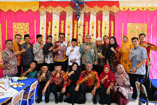 Ketua DPRD Sumbar Jemput Aspirasi Pendidikan di Tanah Datar 1 KUNJUNGAN—Ketua DPRD Sumatera Barat Muhidi saat melakukan kunjungan SMAN 3 Batusangkar dalam agenda kerja, Kamis (6/2).