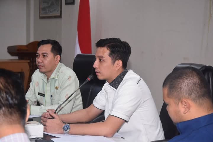 Wako dan Wawako Terpilih, Lakukan Koordinasi dengan PJ Wako 1 KOORDINASI—Wako dan Wawako terpilih Riyanda Putra dan Jeffry Hibatullah saat lakukan koordinasi dengan Pj Wako Fauzan Hasan, di Balaikota, pada Jumat (7/2).