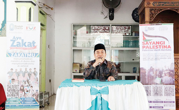 LAZ Risalah Charity bersama PT Kunango Jantan, Mulyadi Muslim Isi Tarhib Ramadhan 1 TARHIB RAMADHAN— Anggota DPRD Kota Padang H Mulyadi Muslim Lc MA yang juga Sekretaris Majelis Ulama Indonesia (MUI) Kota Padang, mengisi tarhib Ramadhan LAZ Risalah Charity bersama PT Kunango Jantan, Senin (17/2).