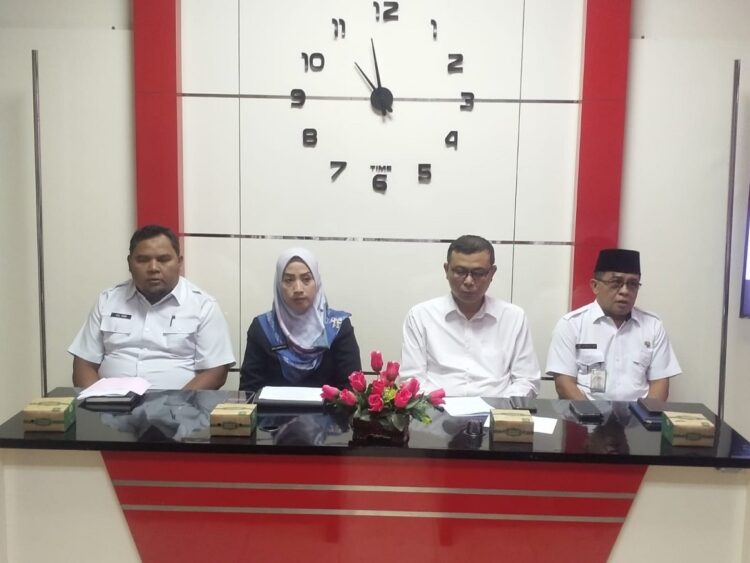 BPS Pasaman Adakan Pembinaan Statistik Sektoral Tahun 2025 pada OPD, Plt Sekda Pasaman: Data Valid Sangat Diperlukan 1 SAMBUTAN—Kepala BPS Kabupaten Pasaman Nita Andriyani,SE K saat memberikan sambutan pada acara Pembinaan Statistik Sektoral pada OPD dilingkungan Pemerintah Daerah Kabupaten Pasaman yang bertempat di aula Badan Keuangan Daerah Kabupaten Pasaman,