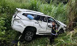 Pajero Sport Terjun ke Jurang 35 Meter, Tiga Penumpang Luka-luka 1 MASUK JURANG— Kondisi mobil Pajero Sport yang masuk jurang di Jorong Linjuang Koto Tinggi,
Nagari Koto Gaek Guguak, Kecamatan Gunung Talang, Kabupaten Solok.