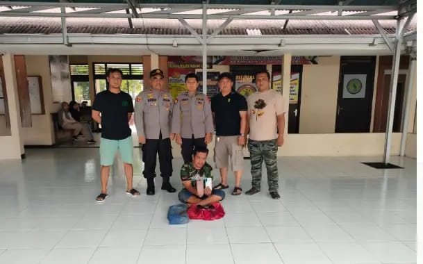 Saputra Sukardi Ditangkap Gegara Mencuri Hp 1 CURI HP— Pelaku Saputra Sukardi ditangkap jajaran Polsek Padang Utara terkait kasus pencurian Hp.