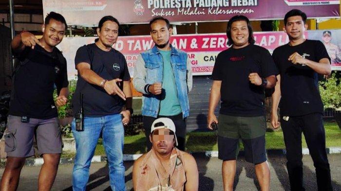 Ketiduran di Kedai, Honda Vario Raib, Malingnya Diciduk di Rumah Paman 1 CURI MOTOR— Pelaku OTR yang nekat melakukan pencurian sepeda motor ditangkap jajaran Satreskrim Polresta Padang.