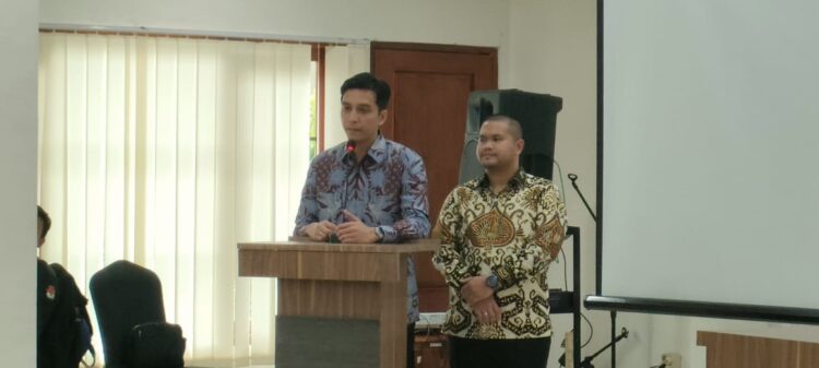 Wako dan Wawako Terpilih, Ajak Parpol dan Simpatisan Bersatu 1 SAMBUTAN—Walikota dan Wakil Walikota Sawahlunto terpilih tahun 2025-2030 Riyanda Putra dan Jeffry Hibatullah saat berikan sambutan.