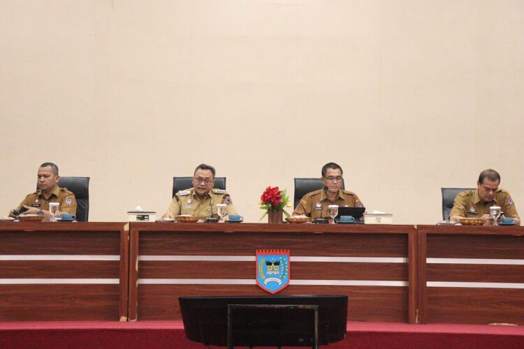 Pj.Walikota Ingatkan Pejabat Soal Inpres No 1 tahun 2025 1 PIMPIN—Penjabat (Pj) Wali kota Payakumbuh Suprayitno pimpin Rapat Koordinasi Pejabat Pemerintah Kota Payakumbuh di Aula Ngalau Indah Lantai 3 Balaikota Payakumbuh, Selasa (11/2).