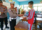 45 Siswa MTsS Panyinggahan Maninjau Terima Bantuan Makanan Bergizi dari Polres Agam