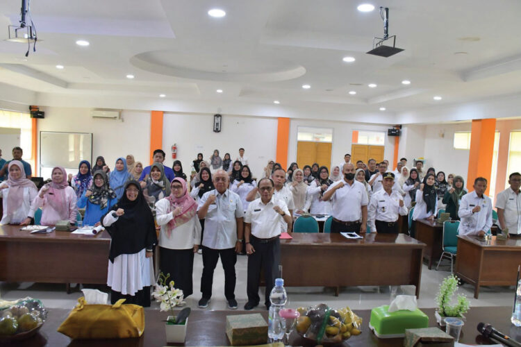 Sosialisasi Pemeriksaan Kesehatan Gratis 2025, Masyarakat Diajak Peduli Kesehatan Dini 1 SOSIALISASI PKG— Sekretaris Daerah Kabupaten
Agam, Drs. H. Edi Busti, M.Si, buka Sosialisasi Pemeriksaan Kesehatan Gratis (PKG) Tahun 2025 di Aula Dinas
Kesehatan Agam, Rabu (12/2).