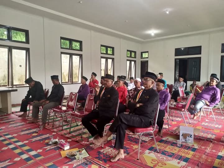 Masa Bakti 2025-2028, Tanius Dt Kondo Marajo S.Pd jadi KetuaKAN 1 PEMILIHAN—Terlihat suasana pemilihan Ketua KAN Kolok dengan perwakilan dari sembilan suku yang ada di Kota Sawahlunto.