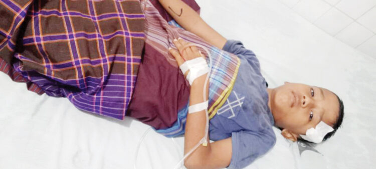 Tragis! Bocah 10 Tahun Tertembak Senapan Angin, Peluru Bersarang di Kepala Korban 1 TERTEMBAK— Korban Rasit (10) dirawat di RSUD Pariaman usai tertembak senapan angin di kepalanya.