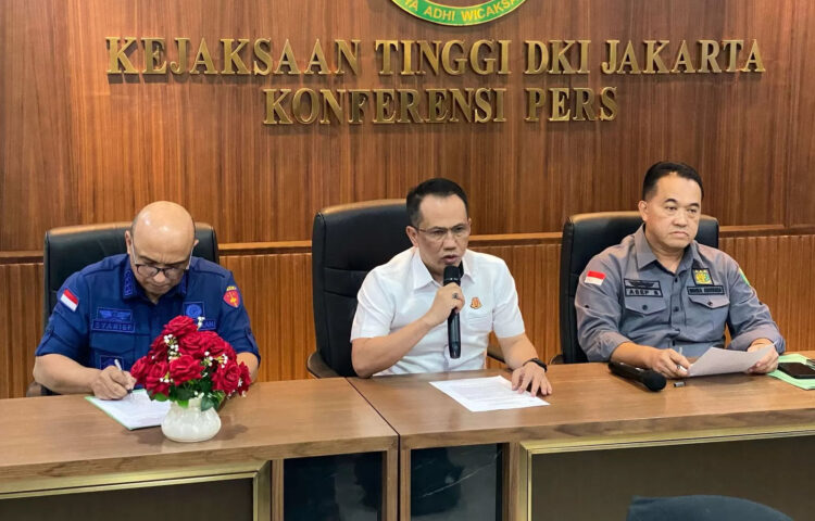 Kasus Robot Trading Fahrenheit, Oknum Jaksa dan Pengacara Tilap Uang Korban Rp 23,2 Miliar 1 ROBOT TRADING— Kepala Kejaksaan Tinggi DKI Jakarta Patris Yusrian Jaya memberikan keterangan dalam penetapan kasus korupsi dana korban Robot Trading Fahrenheit, Kamis (27/2).