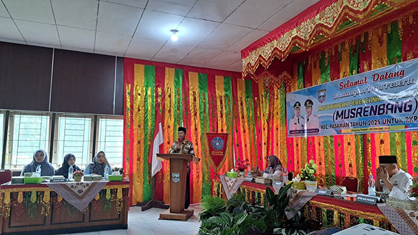 Tahun 2025 untuk RKPD 2026, Wabup Risnawanto Buka Musrenbang Kecamatan Pasaman 1 SAMBUTAN—Wakil Bupati Pasaman Barat Risnawanto berikan sambutan saat membuka Musrenbang Kecamatan Pasaman.