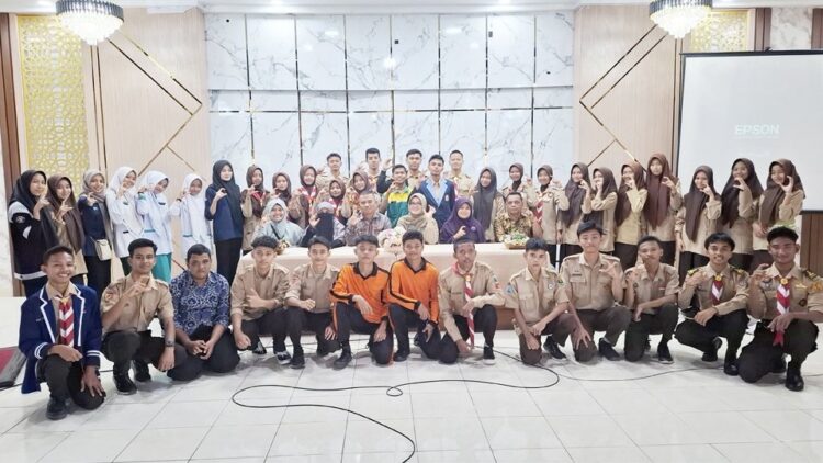 SOSIALISASI NAPZA— Sejumlah siswa dari SMA/sederajat, Pramuka, PMR, dan OSIS mengikuti kegiatan sosialisasi NAPZA di Balairung Rumah Dinas Wali Kota Pariaman.