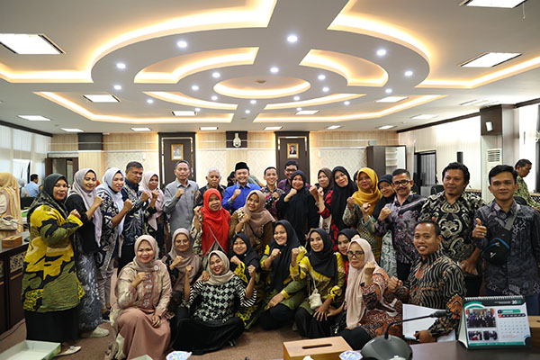 Forum Komunikasi R2 dan R3 Pasaman Datangai DPRD Sumbar, Berbagai Persoalan Formasi PPPK Dibahas 1 audiensi --DPRD Provinsi Sumatera Barat menggelar audiensi dengan Forum Komunikasi R2 dan R3 Kabupaten Pasaman pada Jumat (31/1).