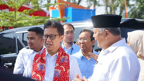 MERESMIKAN--Menkes hadir meresmikan RSUD, Labor Kesehatan Masyarakat, dan Integrasi Layanan Primer di Kota Solok.