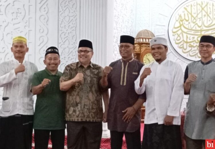 Muhidi: Hasil Reses Prioritas Pembangunan Daerah di Tahun 2026 1 RESES--Muhidi ketika menggelar reses di Masjid Al MuhajirinKelurahan Koto Panjang, Ikua Koto, Kecamatan Koto Tangah, Minggu (16/2).