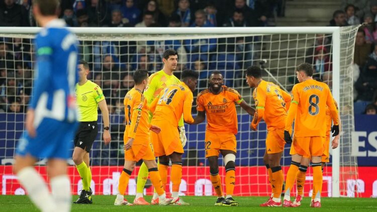 Gol Telat Romero Taklukkan Real Madrid, Ancelotti Pertanyakan Keputusan Wasit 1 KEKALAHAN— Real Madrid mengalami kekalahan 1-0 atas tuan rumah Espanyol dalam lanjutan La Liga, Minggu (2/2) dini hari WIB.