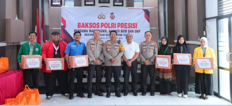 Kapolres Gelar Baksos Bersama Mahasiswa dan OKP, Narkoba, LGBT, Judol dan Pinjol Jadi Atensi Khusus 1 BAKSOS PRESISI POLRI— Kapolres Payakumbuh menggelar Bakti Sosial Presisi Polri dengan melibatkan mahasiswa, BEM se-Kota Payakumbuh dan OKP, Kamis (27/2).