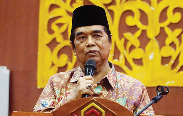 Sikap dan Akhlak dalam Bermasyarakat 1 Prof. Dr. H. Asasriwarni, MH
(Guru Besar UIN IB Padang/Ketua Dewan Pertimbangan MUI Sumbar)