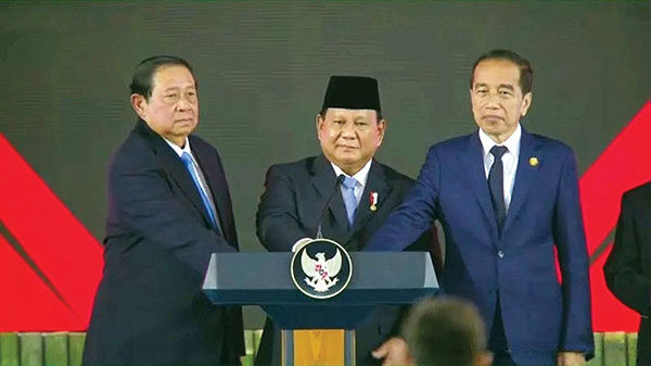 Survei LPI: Jokowi Dinilai Paling Tepat jadi Ketua Wantimpres 1 PERESMIAN— Presiden Prabowo bersama SBY dan Jokowi saat meresmikan Danantara beberapa waktu lalu.